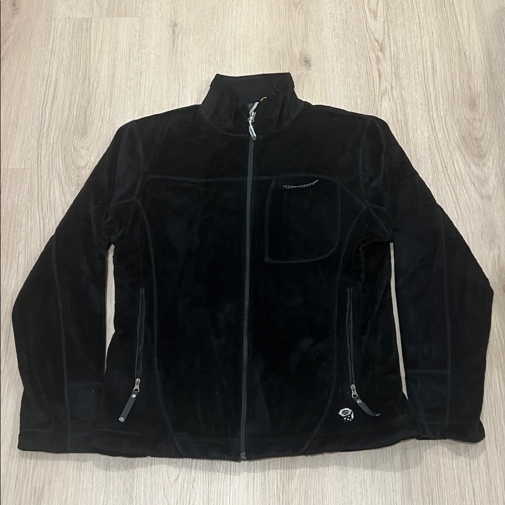 Mountain Hardwear Medium Black Jacket with Yellow Accent